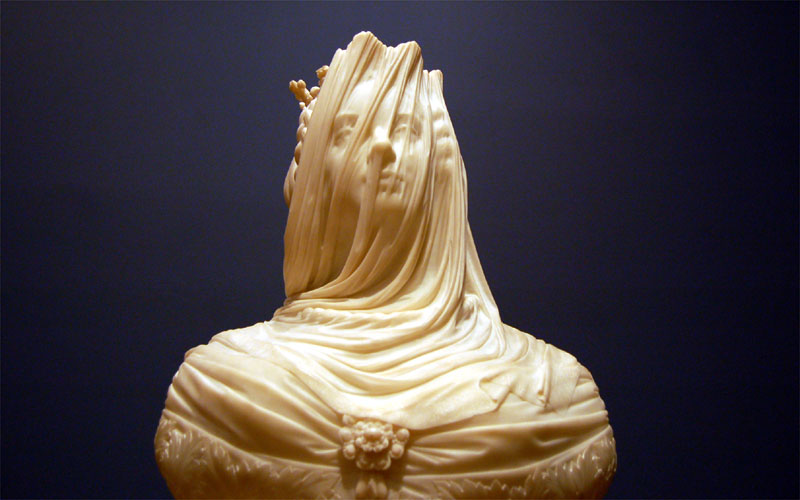 Escultura de Isabel II velada